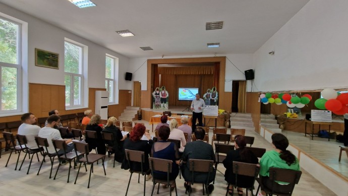 Работна среща за популяризиране на процеса на разработване на стратегия за ВОМР,  06.10.2023 г. в с. Тополи